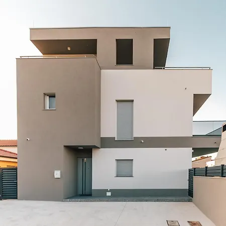 Aura Vila